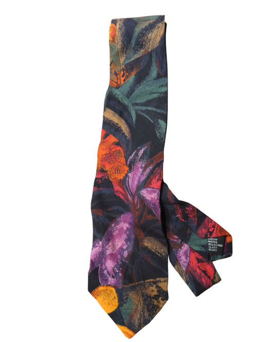 Cravate à feuilles colorées