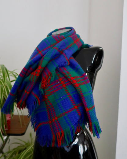 Écharpe tartan bleu, vert et rouge