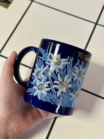 Mug bleu marine à fleurs