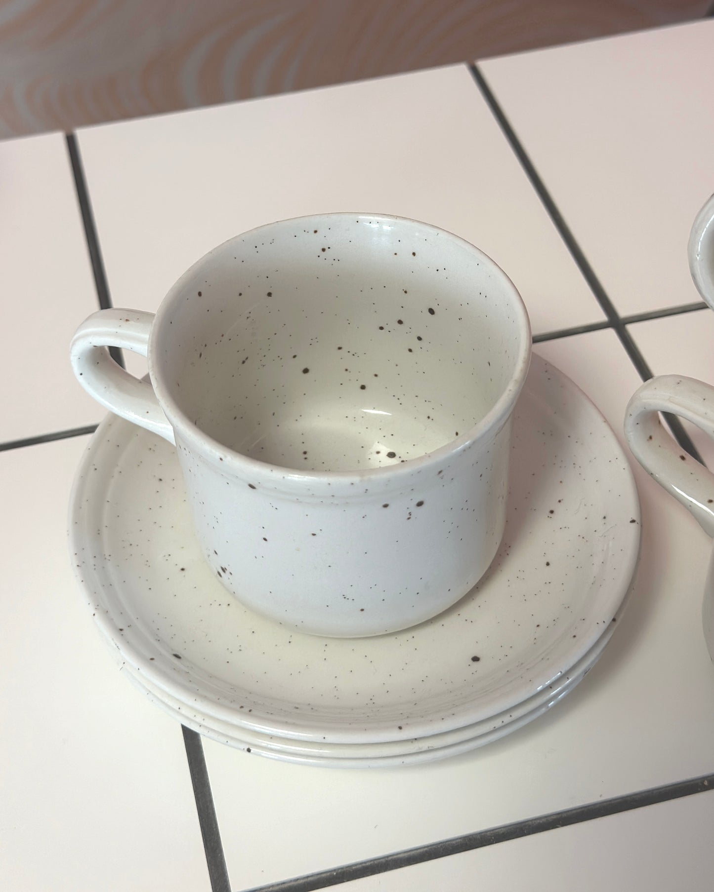 Set de tasses mouchetés en grès