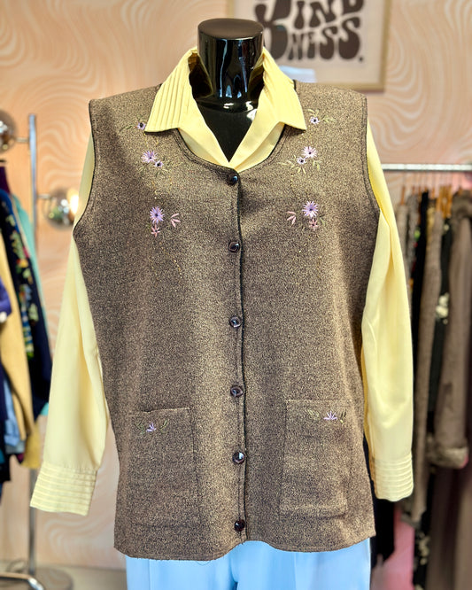 Gilet sans manches à broderies fleurs | T. XXL