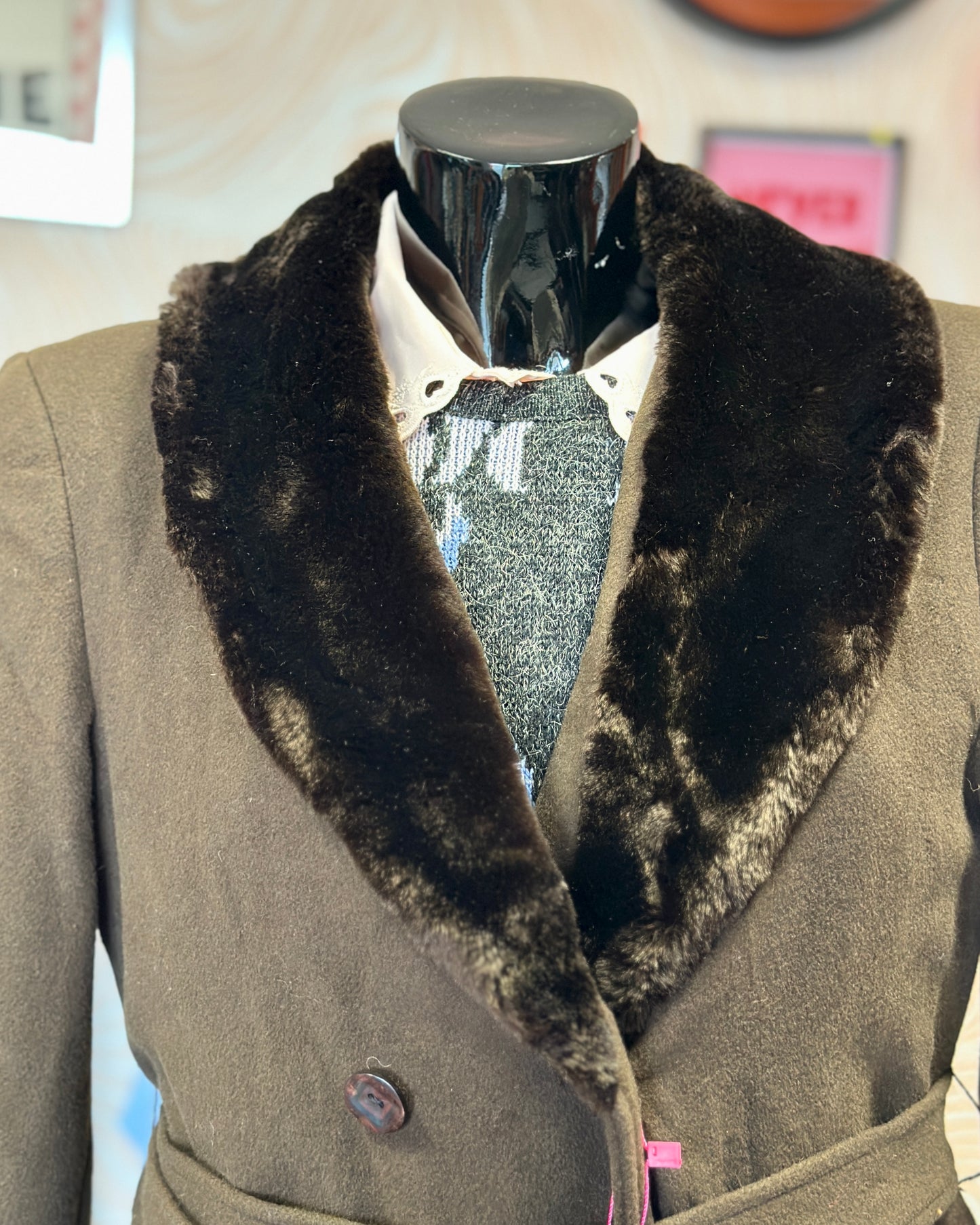 Manteau cintré avec moumoute | T. S