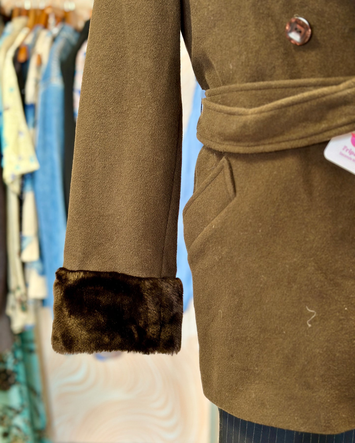 Manteau cintré avec moumoute | T. S