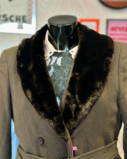 Manteau cintré avec moumoute | T. S