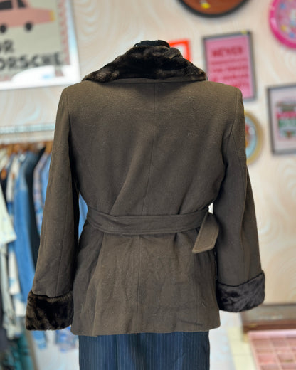 Manteau cintré avec moumoute | T. S