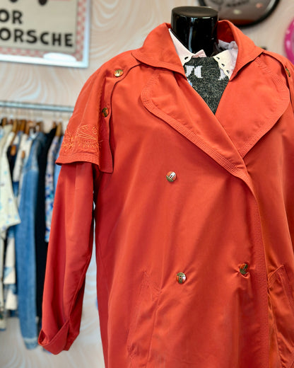 Manteau rouge avec cape | T. L