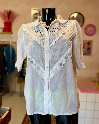 Blouse blanche à manches bouffantes | T. M