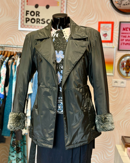 Imperméable cintré avec moumoute | T. S