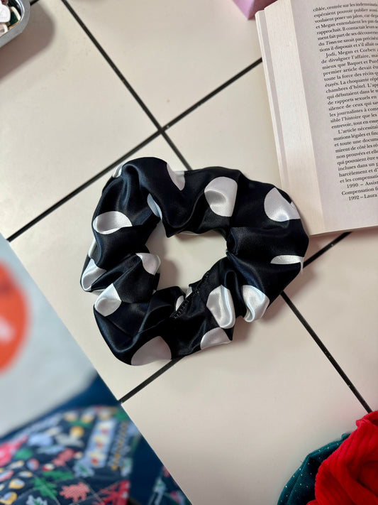Big Scrunchie Satiné Maxi Pois