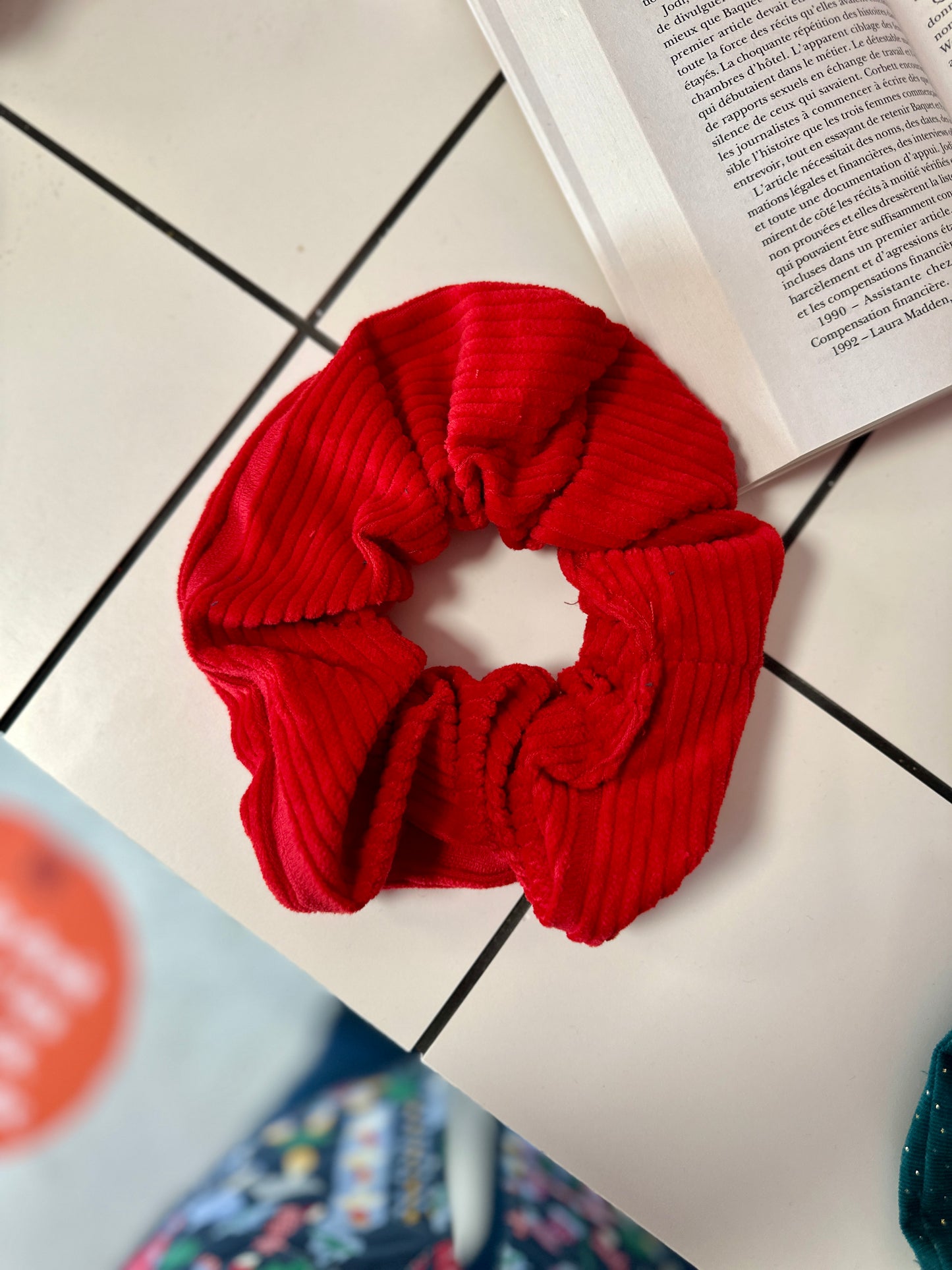 Big Scrunchie Velours Rouge Côtelé