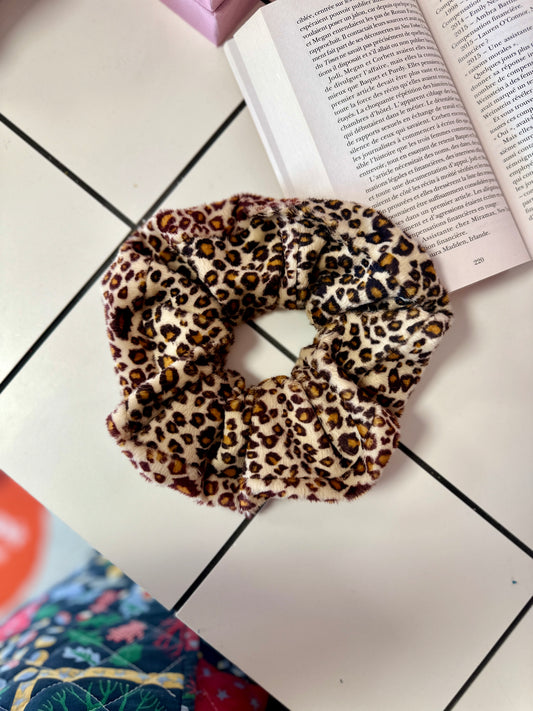 Big Scrunchie en Velours Léopard Clair
