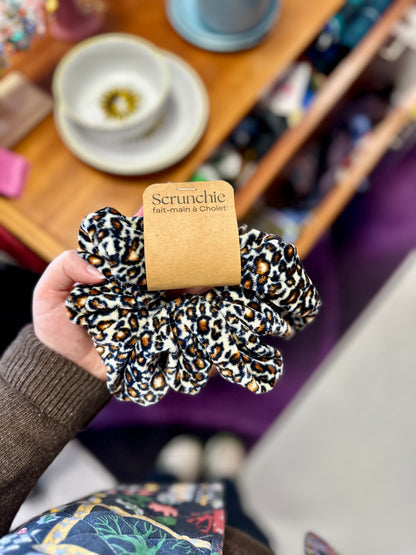 Big Scrunchie en Velours Léopard