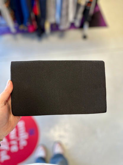 Pochette brodée à fleurs