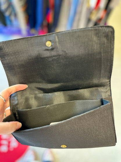 Pochette brodée à fleurs