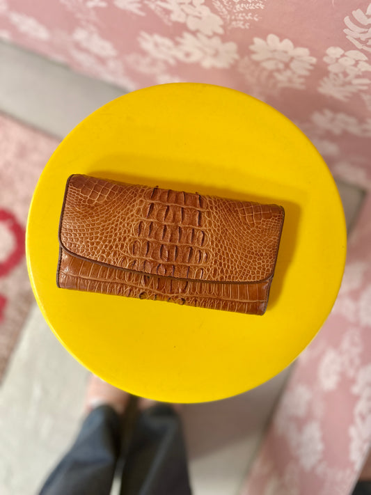 Portefeuille marron, style crocodile