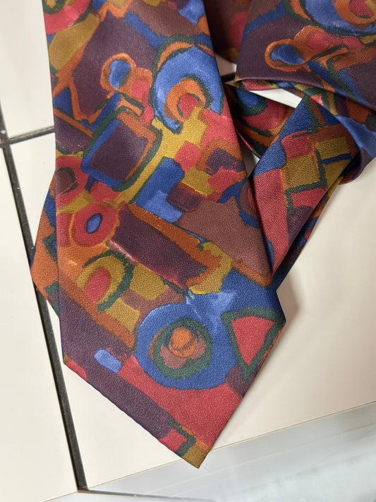 Cravate multicolore à motifs