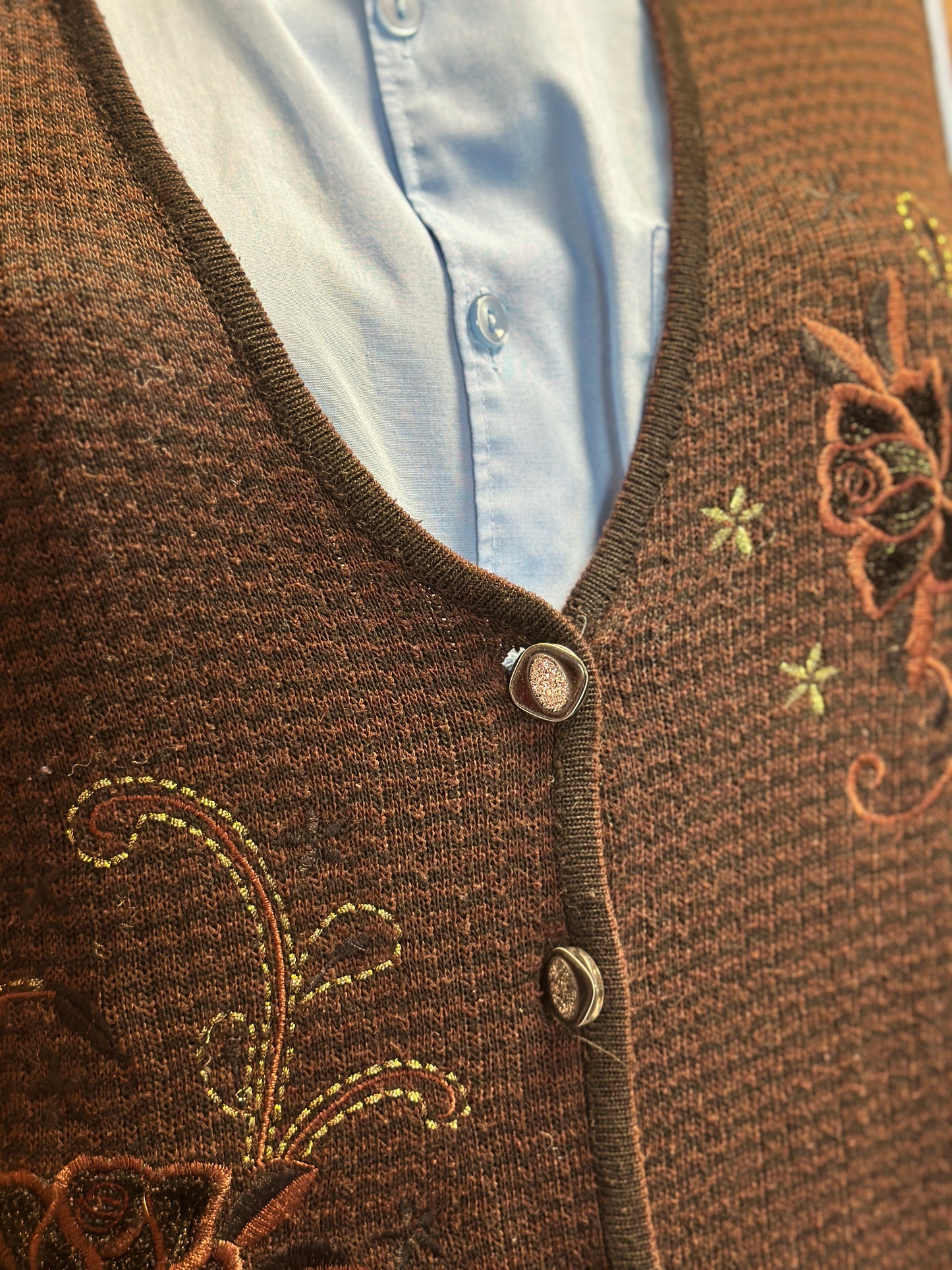 Gilet sans manches marron à broderies | T. XL / XXL