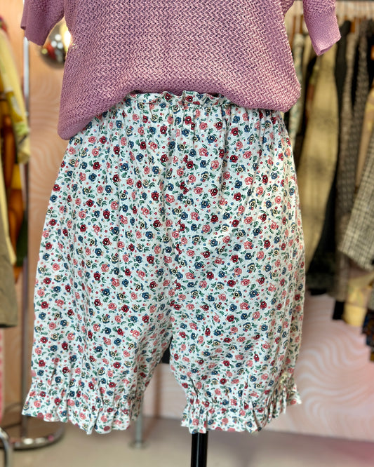 Short bouffant à fleurs | T. L