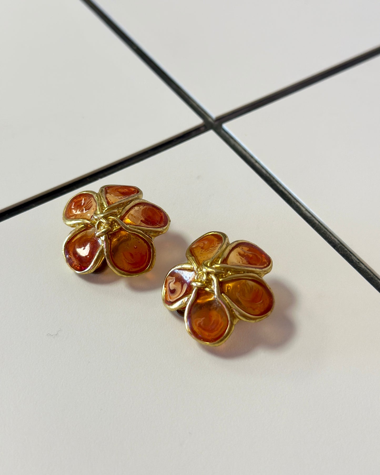 Boucles d'oreilles en forme de fleur orange