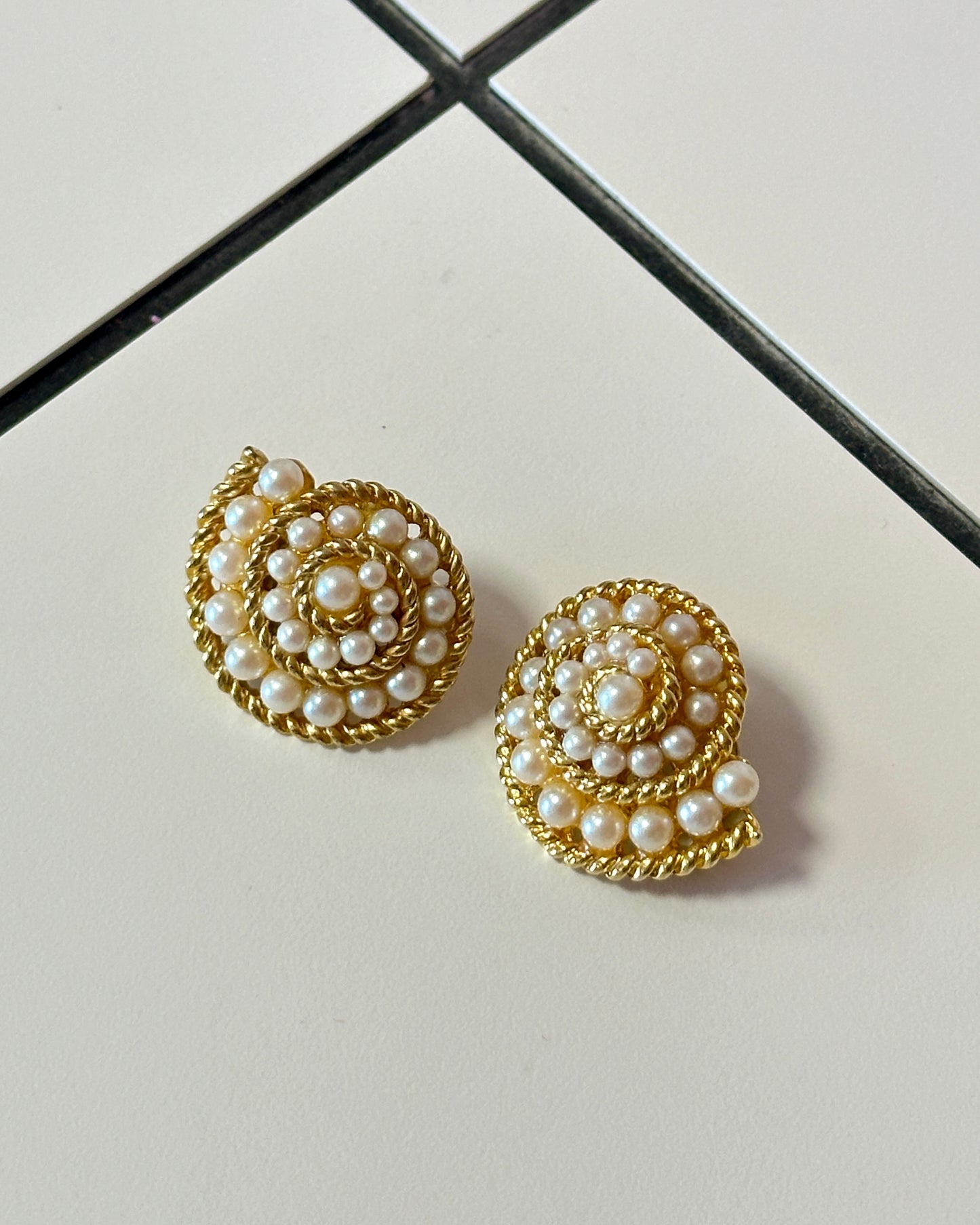 Boucles d'oreilles tourbillon à perles