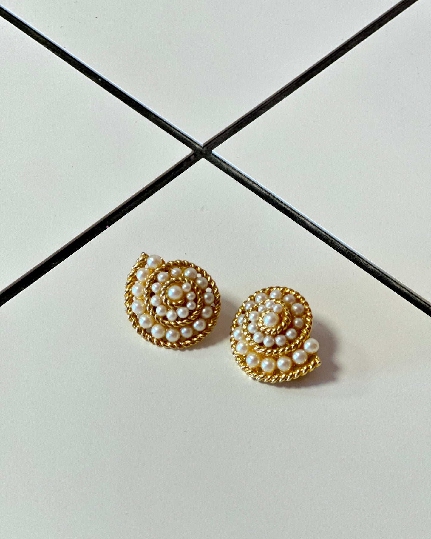 Boucles d'oreilles tourbillon à perles