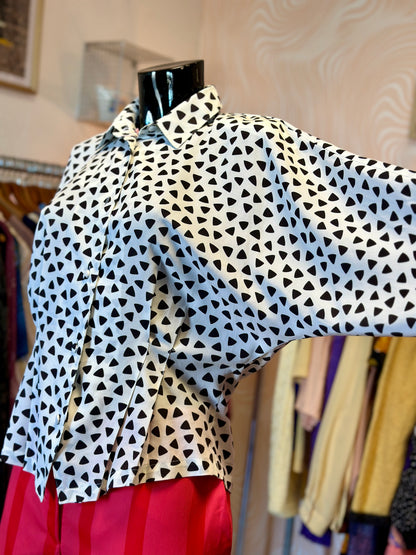 Chemise noire et blanche à motifs | T. S