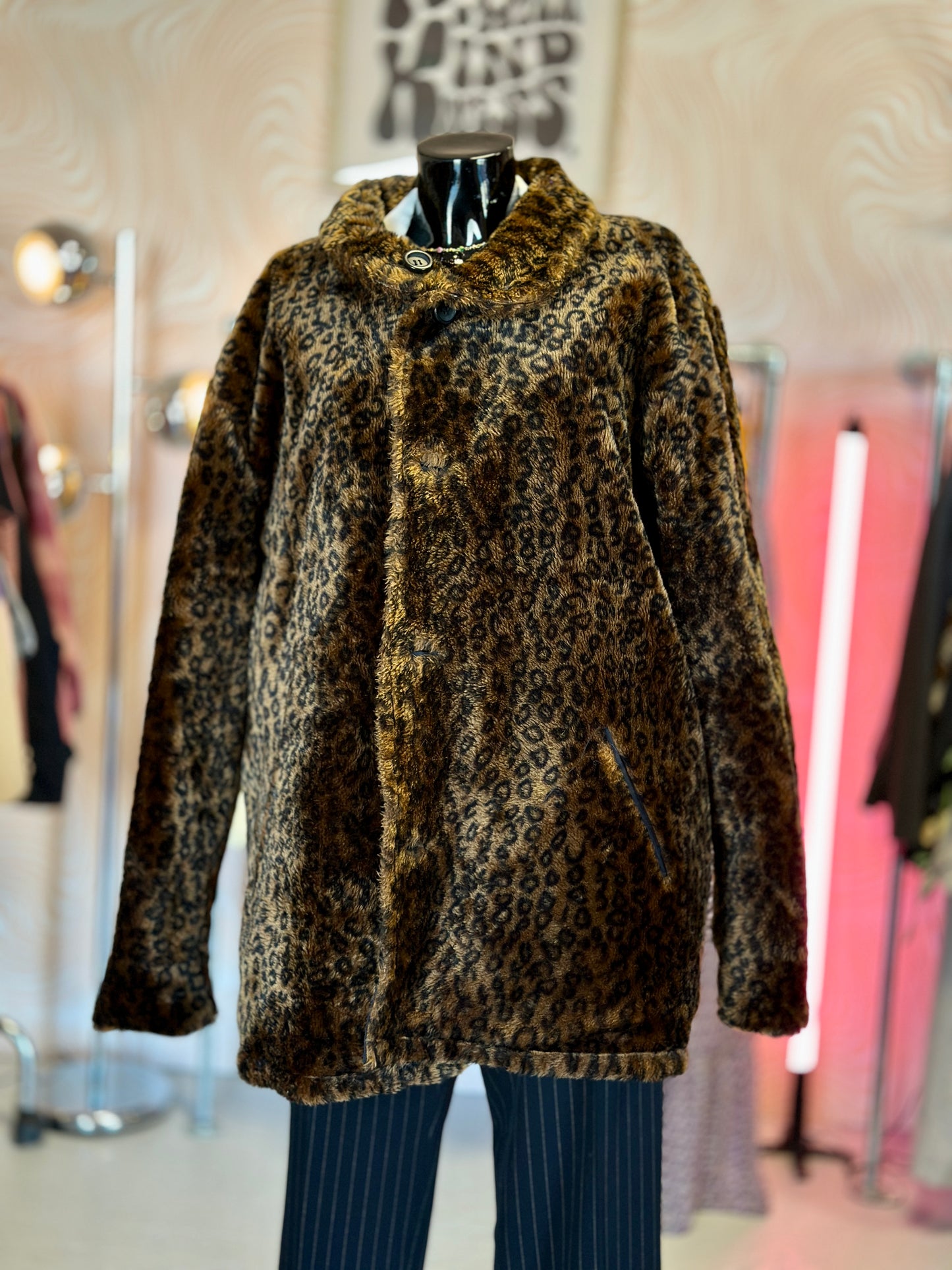 Manteau en fausse fourrure léopard | T. L / XL