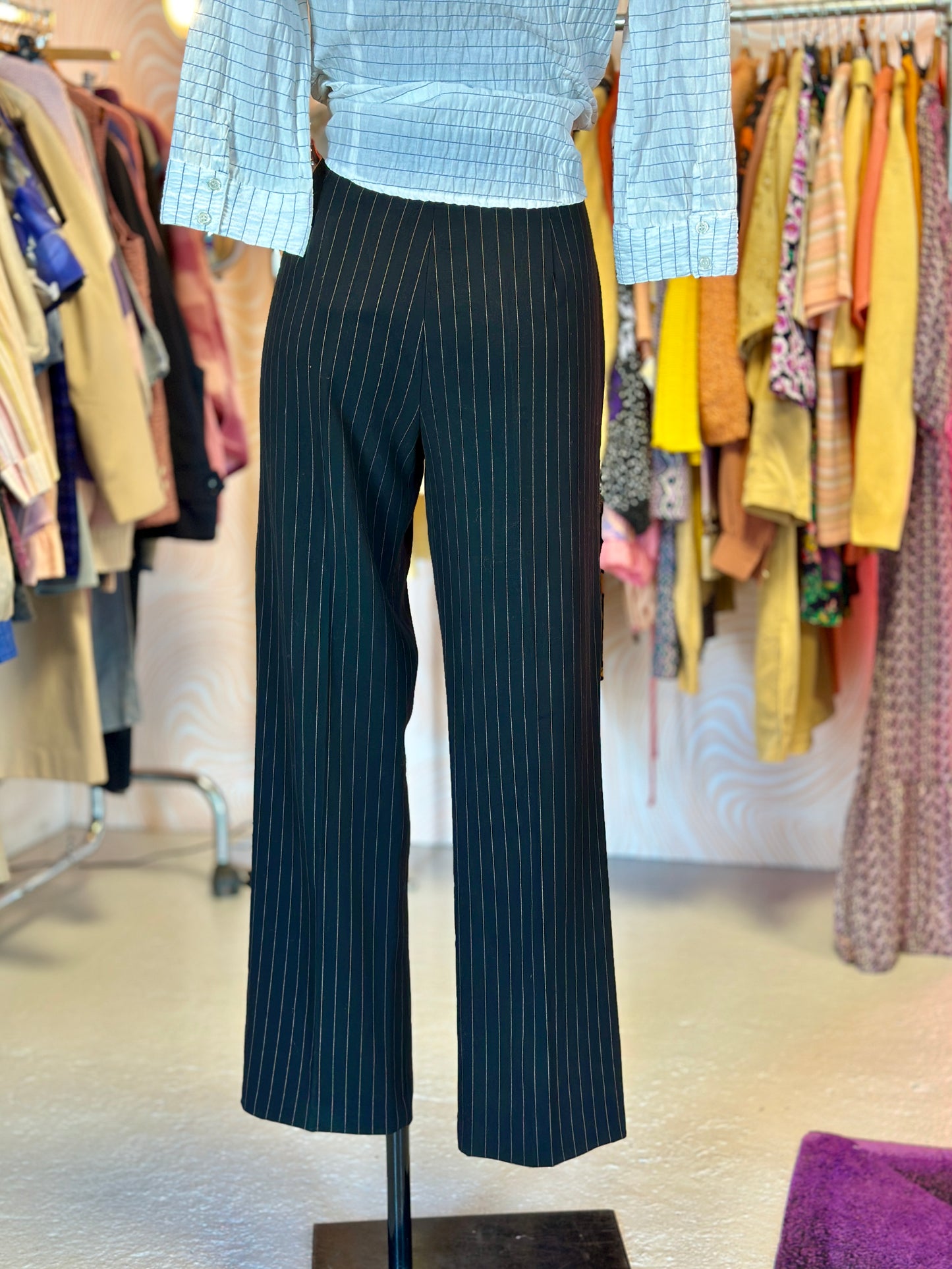 Pantalon de tailleur noir à fines rayures | T. 38