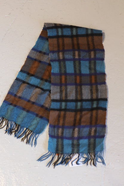 Écharpe à carreaux bleue et marron