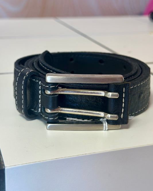 Ceinture noire avec boucle argentée