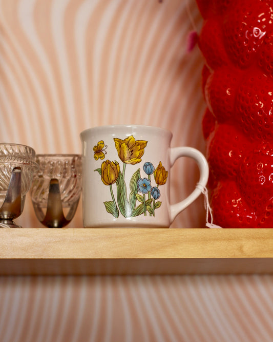 Mug à fleurs jaunes
