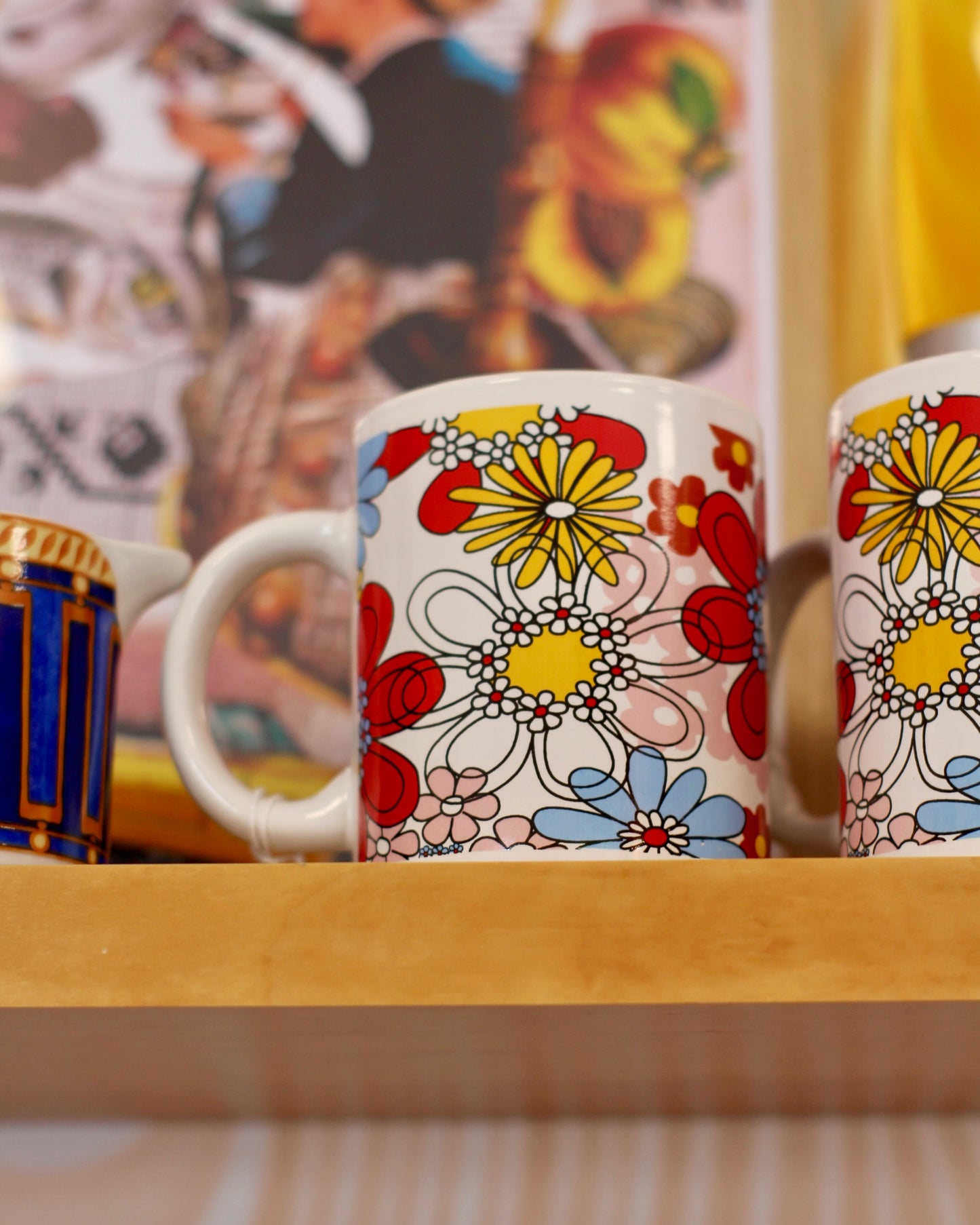 Mug blanc à fleurs mutlicolores