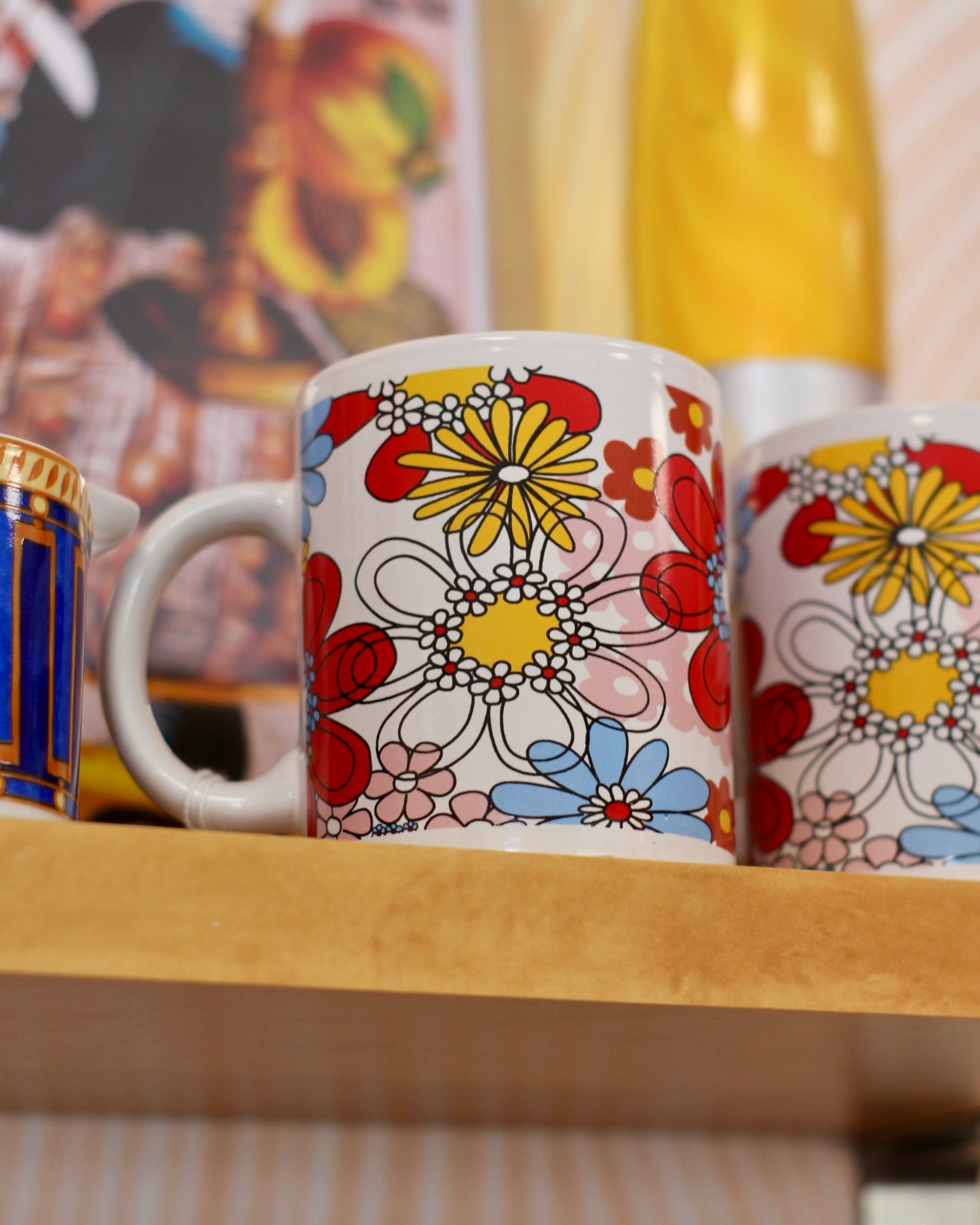 Mug blanc à fleurs mutlicolores