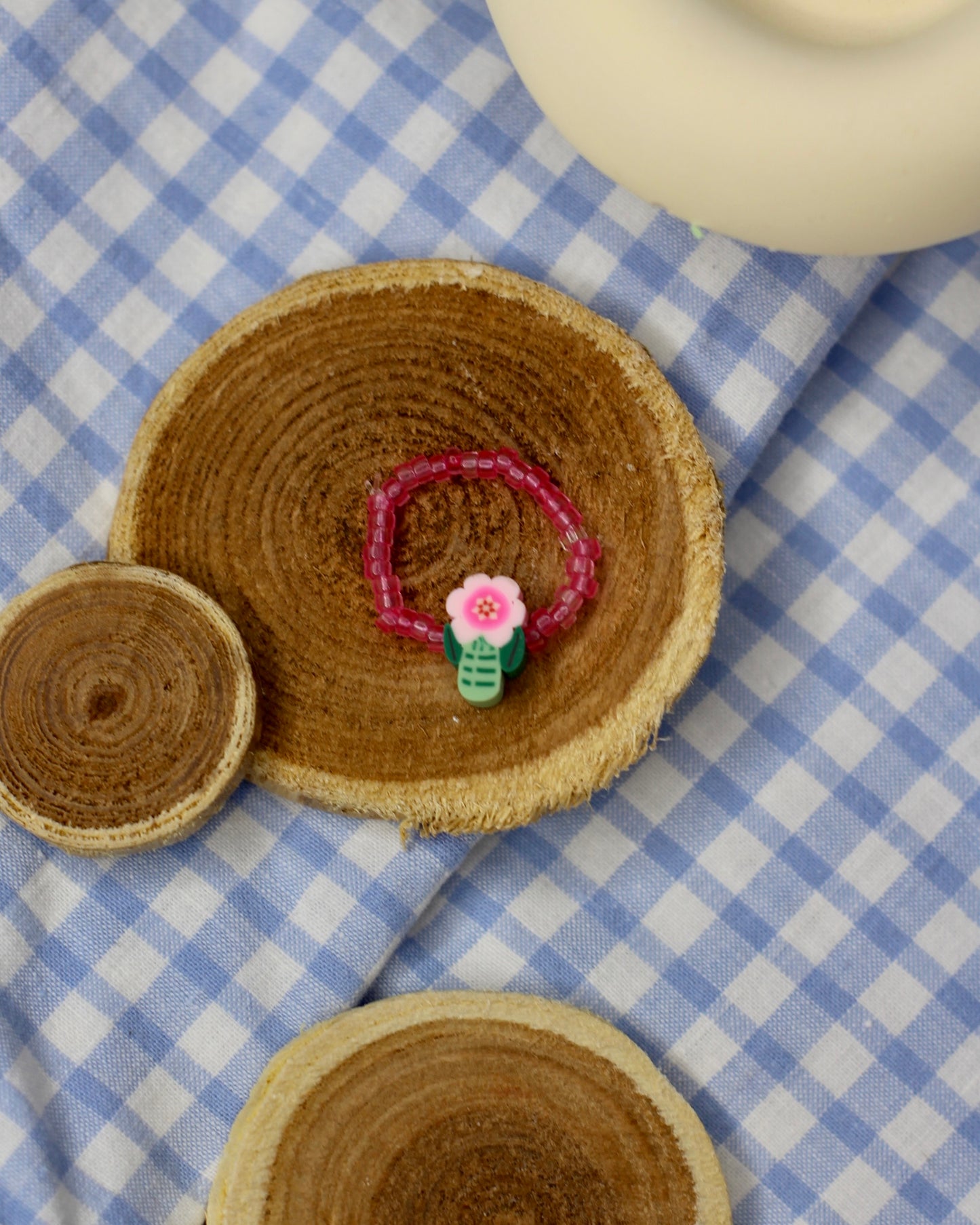 Bague en perles à fleur