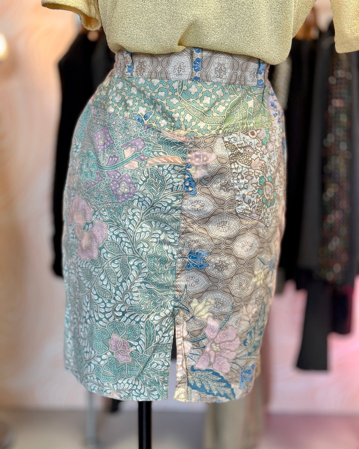 Jupe droite à motifs pastel | T. 38