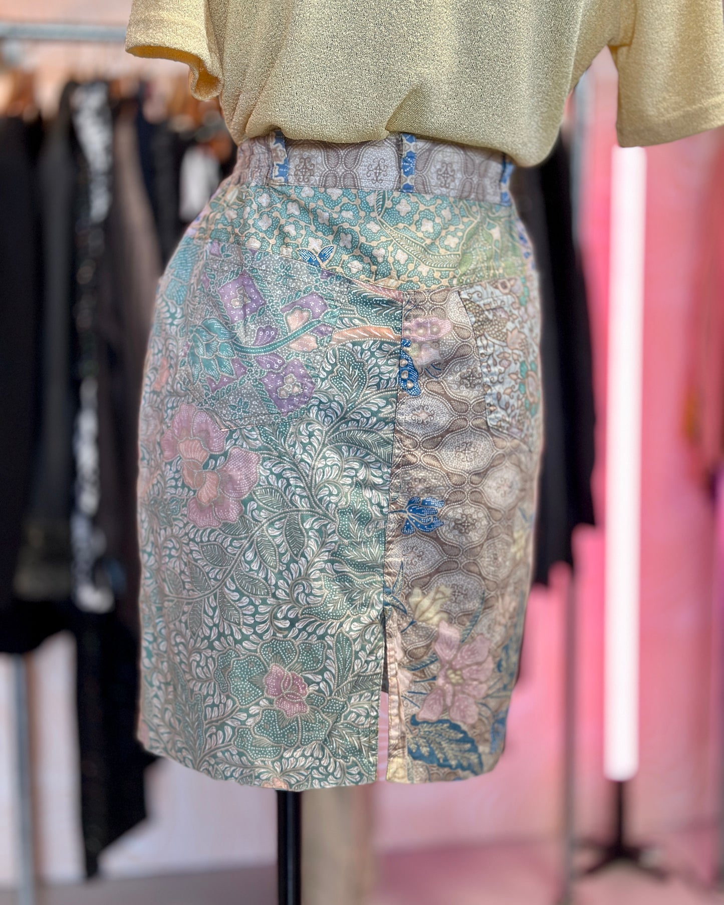 Jupe droite à motifs pastel | T. 38