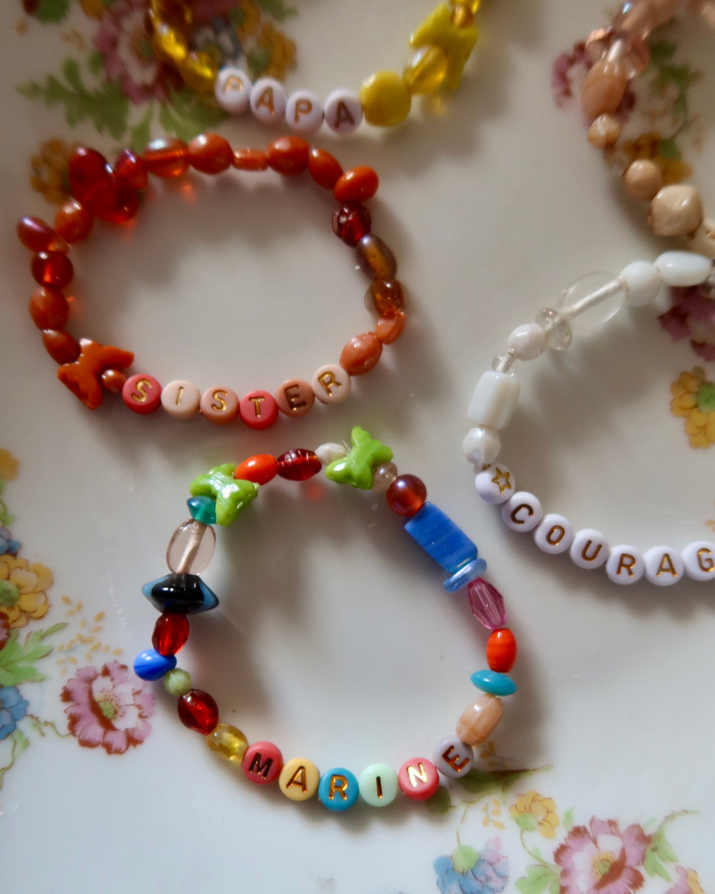 Bracelet personnalisé | perles en verre & porcelaine