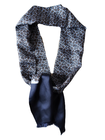 Foulard bleu en soie