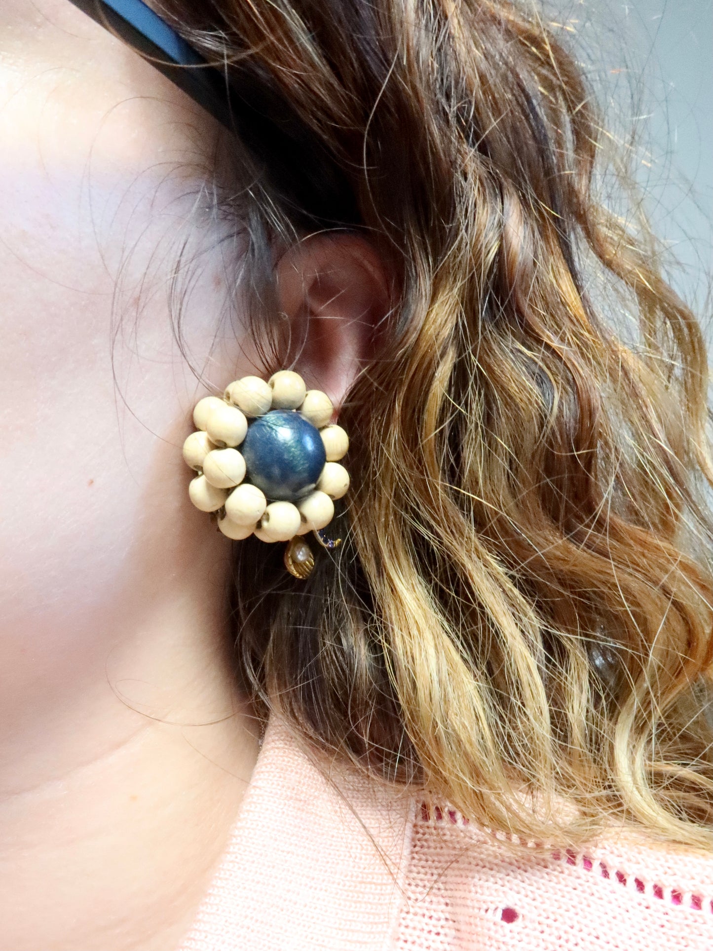 Boucle d'oreille fleur en bois