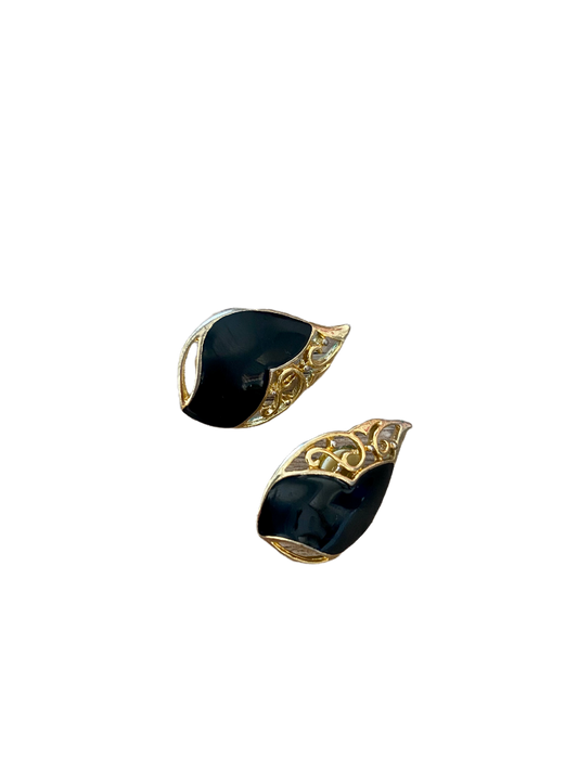 Boucle d'oreille à arabesque noire et dorée