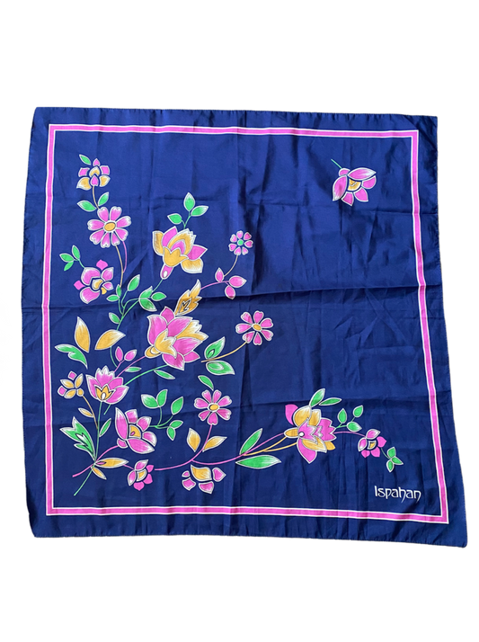 Foulard bleu marine à fleurs