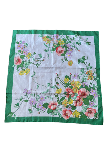 Foulard à fleurs champêtres