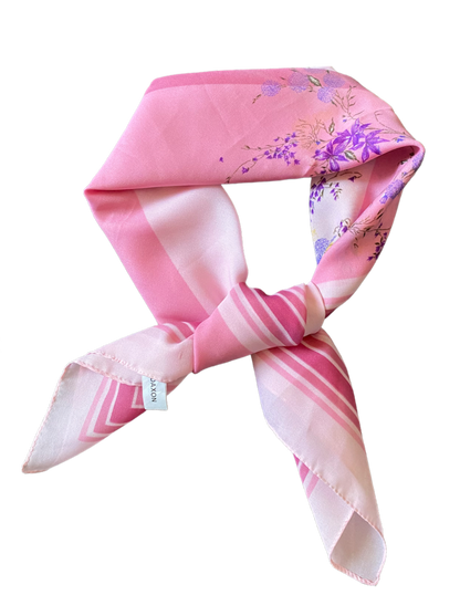 Foulard rose à fleurs